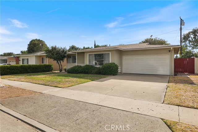 Detail Gallery Image 3 of 41 For 613 Princeton Cir, Fullerton,  CA 92831 - 3 Beds | 2 Baths