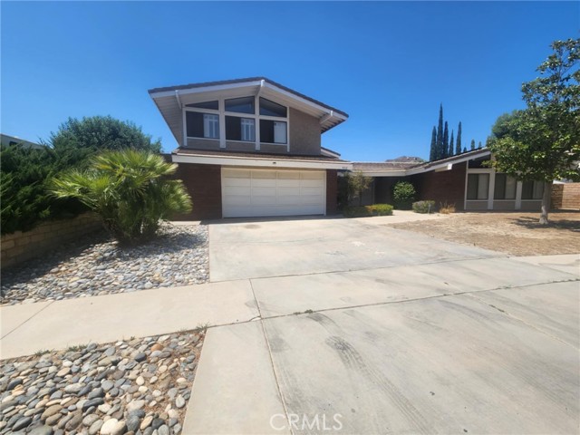 450 Fairway Drive, Palmdale CA: https://media.crmls.org/medias/e8ffe784-b218-4a8d-9799-b1135b047238.jpg