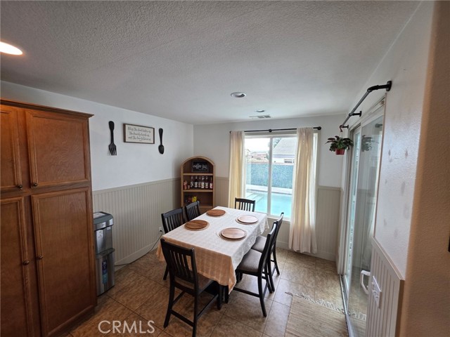 Detail Gallery Image 10 of 40 For 15895 Green Acres Ct, Victorville,  CA 92394 - 4 Beds | 2 Baths