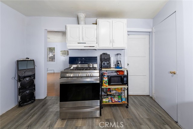 Detail Gallery Image 7 of 25 For 1684 E Martin Luther King Jr Bld, Los Angeles,  CA 90011 - 5 Beds | 2 Baths