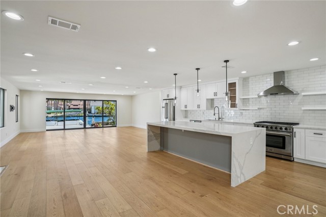 Detail Gallery Image 1 of 40 For 21922 Erie Ln, Lake Forest,  CA 92630 - 4 Beds | 3 Baths