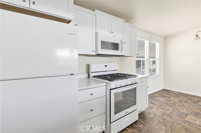 Detail Gallery Image 10 of 29 For 4400 W Florida Ave #252,  Hemet,  CA 92545 - 3 Beds | 2 Baths