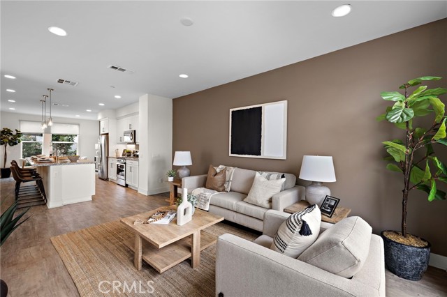 Detail Gallery Image 17 of 50 For 645 W 17th St, Costa Mesa,  CA 92627 - 3 Beds | 2/2 Baths