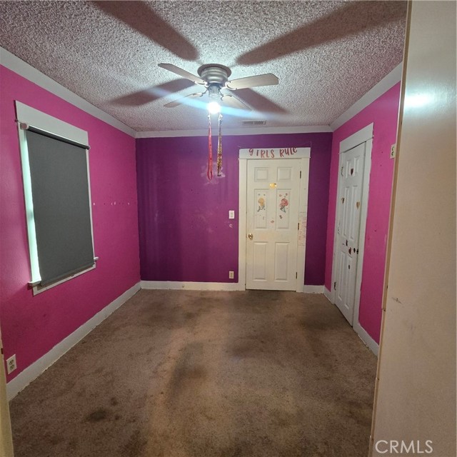3928 La Crescenta Avenue, Glendale CA: https://media.crmls.org/medias/e902b626-da2a-4513-8e4e-53736982236f.jpg