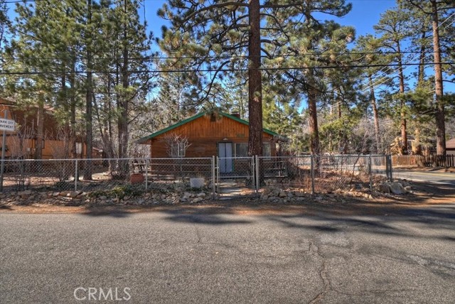 Detail Gallery Image 2 of 19 For 510 Sunset Ln, Sugarloaf,  CA 92386 - 2 Beds | 2 Baths