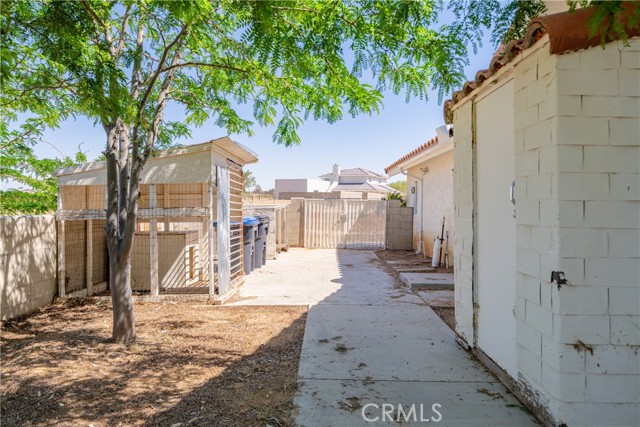 17157 Hacienda Boulevard, California City CA: https://media.crmls.org/medias/e90355ea-c29d-435a-a275-9a166f533596.jpg