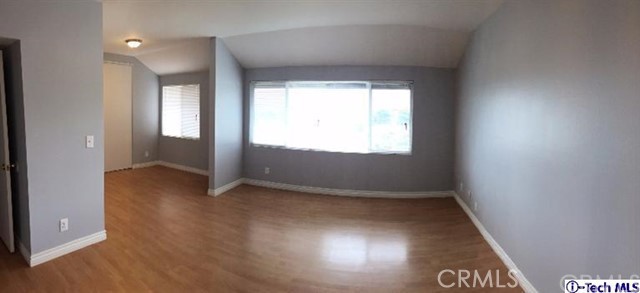 7771 Via Capri, Burbank CA: https://media.crmls.org/medias/e903616f-b594-45b4-b948-552f5d735834.jpg