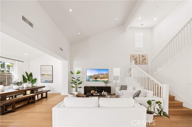 Detail Gallery Image 14 of 74 For 113 Imagination Trail, Irvine,  CA 92620 - 4 Beds | 3/1 Baths