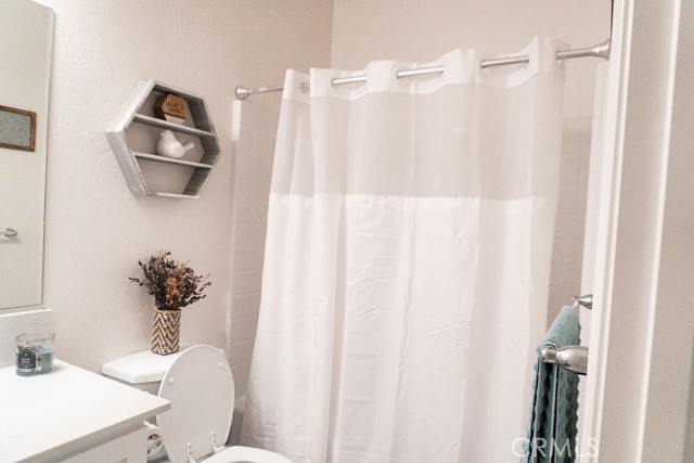 Detail Gallery Image 14 of 22 For 2467 Lake St, Kingsburg,  CA 93631 - 3 Beds | 2 Baths