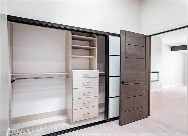 Detail Gallery Image 11 of 18 For 10452 Le Conte, Los Angeles,  CA 90024 - 3 Beds | 5 Baths