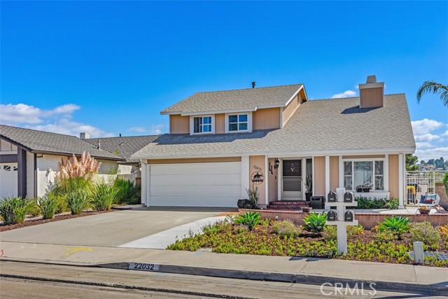 Detail Gallery Image 2 of 34 For 22032 Salcedo, Mission Viejo,  CA 92691 - 4 Beds | 2/1 Baths