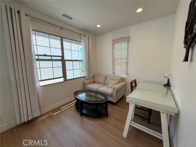 Detail Gallery Image 7 of 16 For 200 Augustine, Irvine,  CA 92618 - 4 Beds | 3/1 Baths