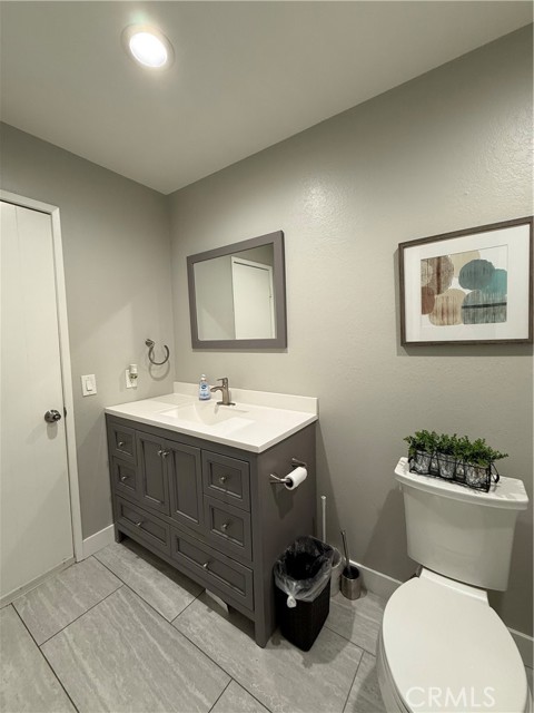 3935 W Mcfadden Avenue, Santa Ana CA: https://media.crmls.org/medias/e9071383-e8a1-4e3f-8ef2-e63d69091323.jpg