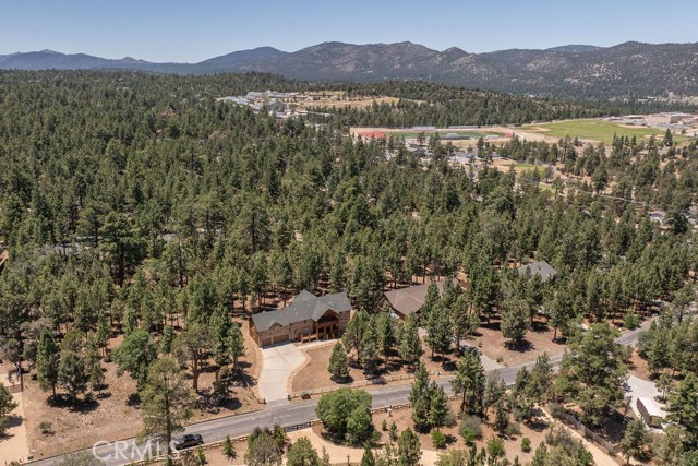 625 Cedar Glen Drive, Big Bear City CA: https://media.crmls.org/medias/e9075265-fc4d-4f96-845d-893fee212171.jpg
