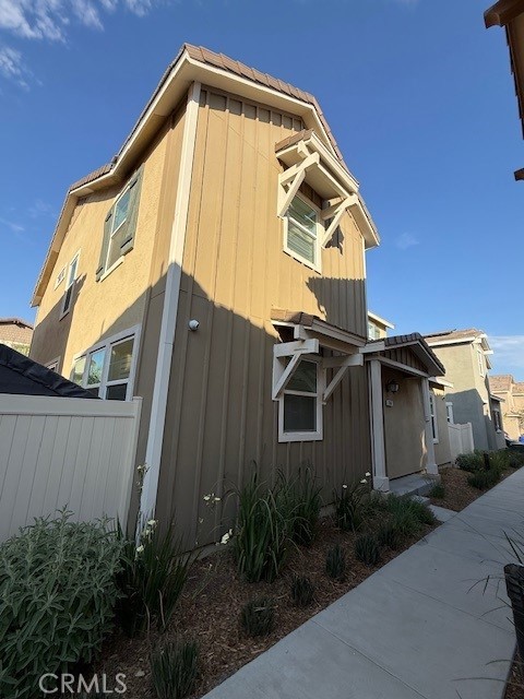 17047 Zion Drive, Canyon Country CA: https://media.crmls.org/medias/e9079626-105a-4dc2-a729-ff2e9db7a650.jpg
