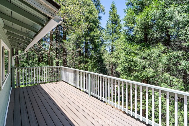 23120 Sycamore Lane, Crestline CA: https://media.crmls.org/medias/e907eec4-614a-4fef-b0a5-c9fa11bcd474.jpg