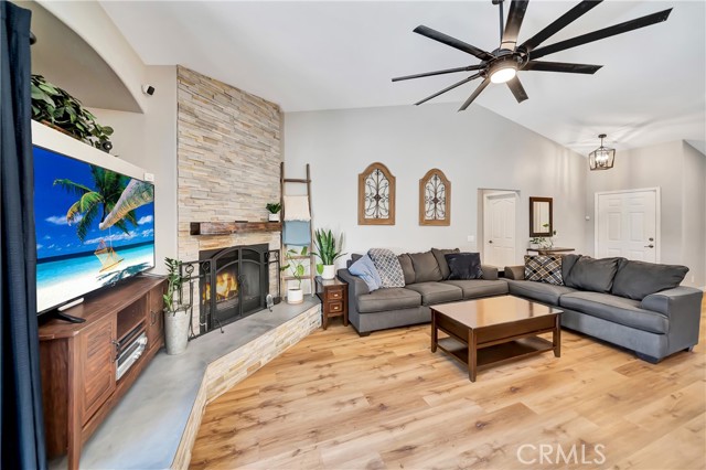 Detail Gallery Image 10 of 43 For 43938 Generation Ave, Lancaster,  CA 93536 - 3 Beds | 2 Baths