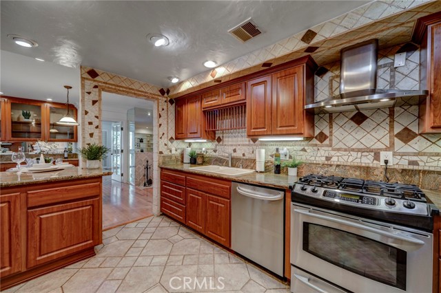 Detail Gallery Image 11 of 34 For 15335 Magnolia #216,  Sherman Oaks,  CA 91403 - 3 Beds | 2 Baths