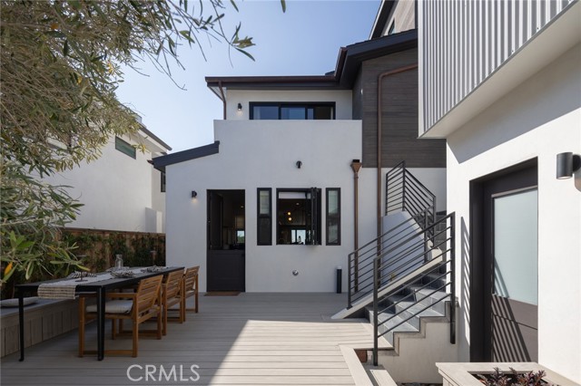 Detail Gallery Image 19 of 57 For 2212 Cliff Dr, Newport Beach,  CA 92663 - 5 Beds | 5/1 Baths