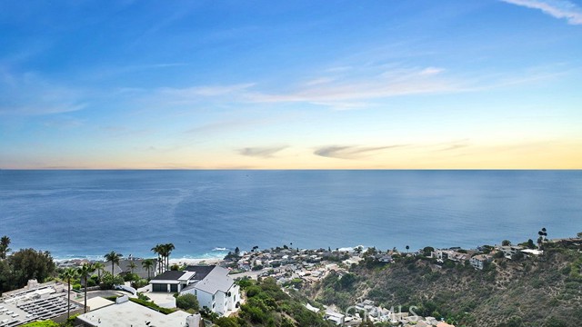 741 Marlin, Laguna Beach CA: https://media.crmls.org/medias/e909fd8e-f471-4b2a-8f80-0eb6f428f67a.jpg