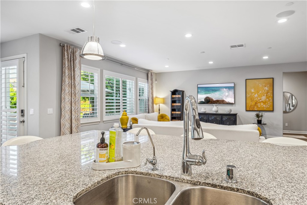 E90a3e82 Adc0 4bf9 Af2c D396910b86e3