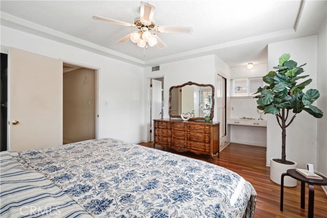 7546 Bluebell Avenue, North Hollywood CA: https://media.crmls.org/medias/e90ae192-35d7-4094-b1ec-894aa17d3287.jpg