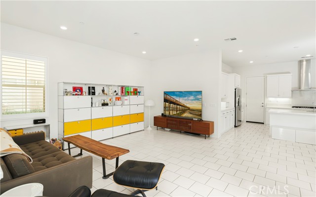 Detail Gallery Image 2 of 40 For 107 Terrapin, Irvine,  CA 92618 - 3 Beds | 2/1 Baths