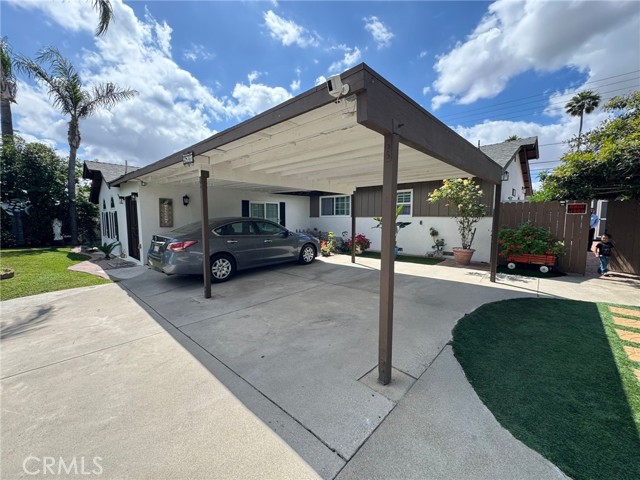 Detail Gallery Image 3 of 39 For 2835 Etiwanda Ave, Rialto,  CA 92376 - 5 Beds | 3 Baths
