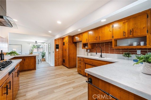 5835 Los Santos Way, Buena Park CA: https://media.crmls.org/medias/e90d726f-4e60-4eb2-90d8-dd5be3e78d3f.jpg
