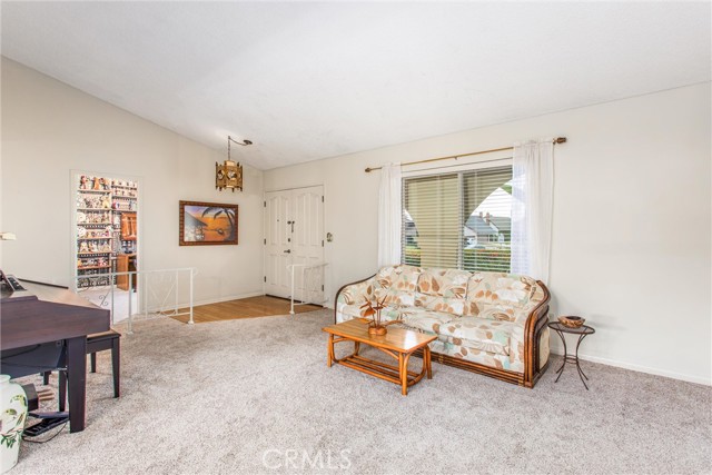 Detail Gallery Image 5 of 29 For 2605 La Praix St, Highland,  CA 92346 - 4 Beds | 2 Baths