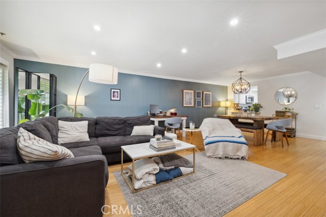 4455 Fulton Avenue, Sherman Oaks CA: https://media.crmls.org/medias/e90f76c0-0a4e-408b-8571-0e02116abc9f.jpg