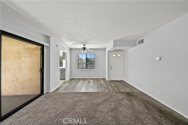 Detail Gallery Image 6 of 26 For 2554 Olive Dr #116,  Palmdale,  CA 93550 - 2 Beds | 2 Baths