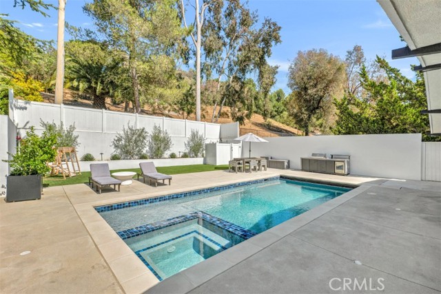 2712 N Beverly Glen Boulevard, Los Angeles CA: https://media.crmls.org/medias/e9106ace-dc77-4164-99ad-4544593d794e.jpg