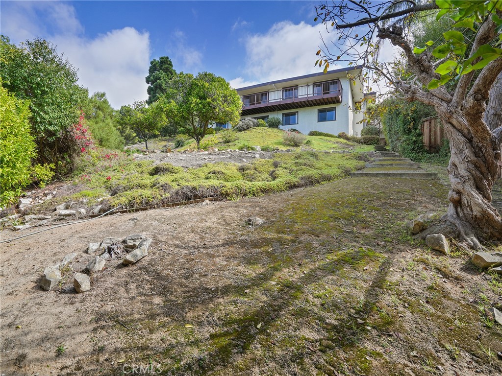 8. 2605 Via Olivera Palos Verdes Estates, CA 90274