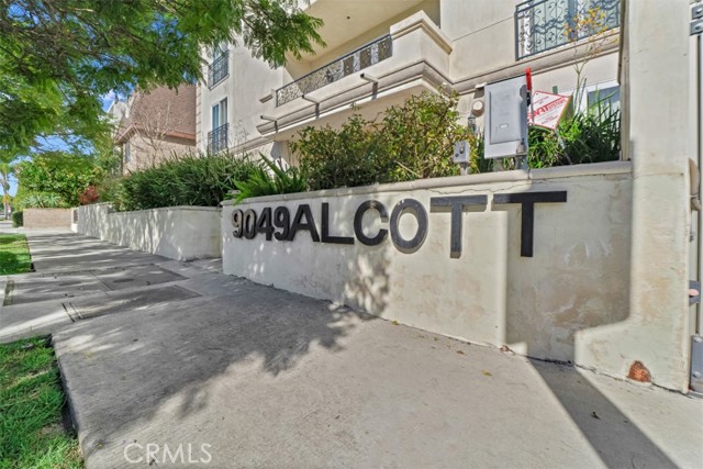 Detail Gallery Image 2 of 36 For 9049 Alcott St #204,  Los Angeles,  CA 90035 - 3 Beds | 2/1 Baths
