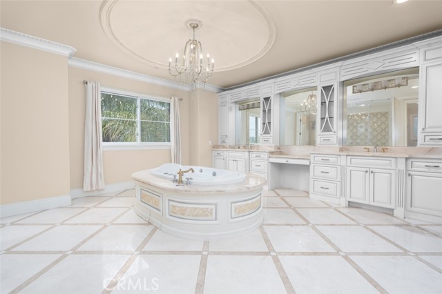 271 W Le Roy Avenue, Arcadia CA: https://media.crmls.org/medias/e911b158-3f96-4edc-a0f7-975a177e8f21.jpg