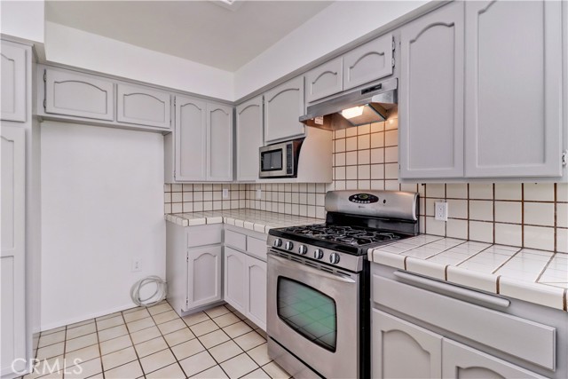 Detail Gallery Image 9 of 18 For 8200 Priscilla, Downey,  CA 90242 - 4 Beds | 2 Baths