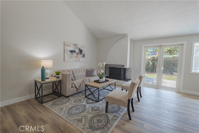 1506 West Sharon Road, Santa Ana CA: https://media.crmls.org/medias/e913fe42-c999-40ae-a925-04de85f45d58.jpg