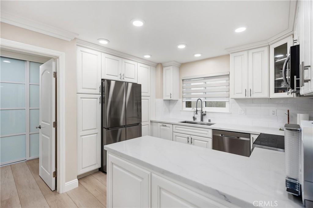 MLS #OC25250868 image #27