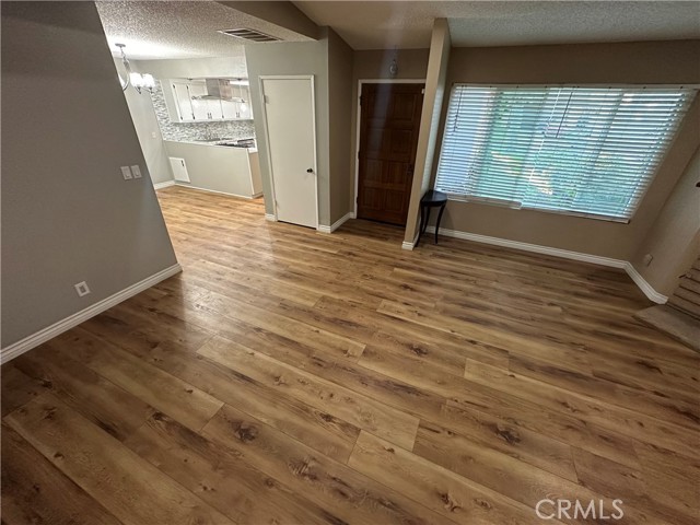 Detail Gallery Image 5 of 28 For 1253 Estes, Santa Maria,  CA 93454 - 2 Beds | 2 Baths