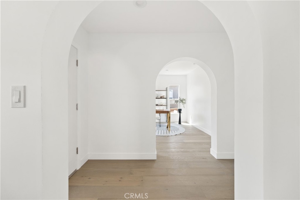 https://media.crmls.org/medias/e91541ff-7359-4845-87c0-4dcaf8015e92.jpg?preset=X-Large
