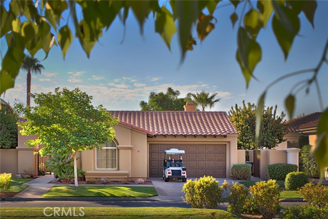 56720 Jack Nicklaus Boulevard, La Quinta CA: https://media.crmls.org/medias/e915dd9c-f8e8-436f-b148-bcc8255f05db.jpg