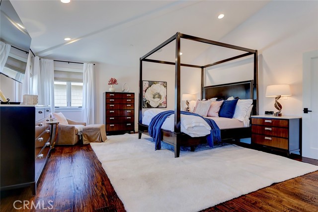 1833 8th Street, Manhattan Beach CA: https://media.crmls.org/medias/e91634a2-b313-43e1-a73c-8fb71763aa8d.jpg
