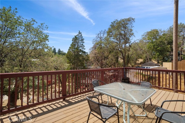 29251 Lake Brook Avenue, Cedar Glen CA: https://media.crmls.org/medias/e916b3bc-bc30-4a1e-9589-b0acbb53aafc.jpg