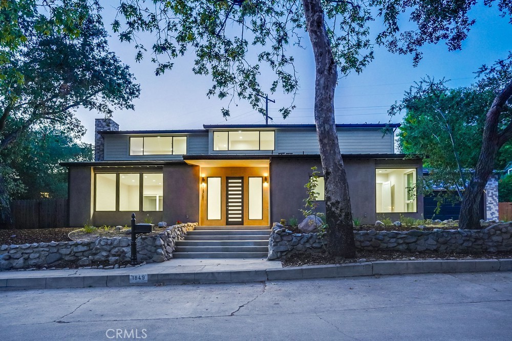 1849 Los Encinos Avenue