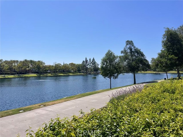 63 Brisa Del Lago, Rancho Santa Margarita CA: https://media.crmls.org/medias/e9173bb6-aade-482a-a8b4-414222520ebc.jpg