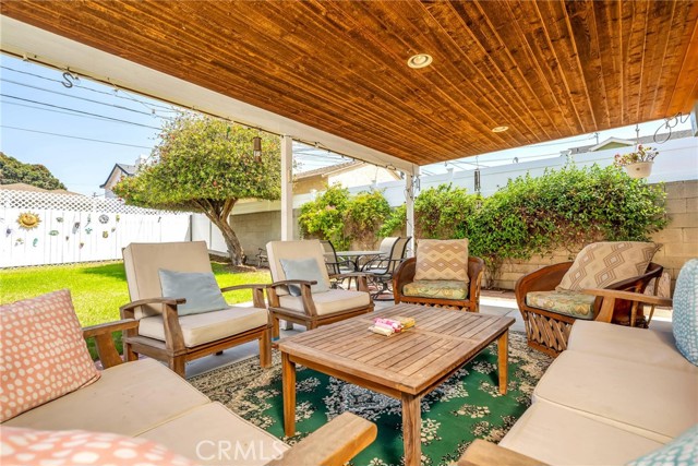 2922 Perkins Lane, Redondo Beach, California 90278, 3 Bedrooms Bedrooms, ,1 BathroomBathrooms,Residential,Sold,Perkins,SB22186949