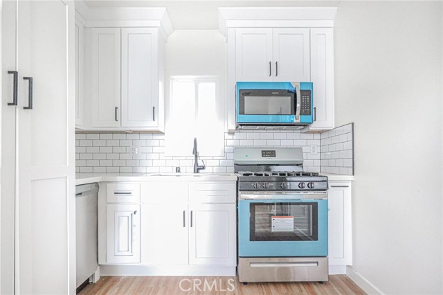 Detail Gallery Image 6 of 30 For 2213 S Bronson Ave, Los Angeles,  CA 90018 - – Beds | – Baths