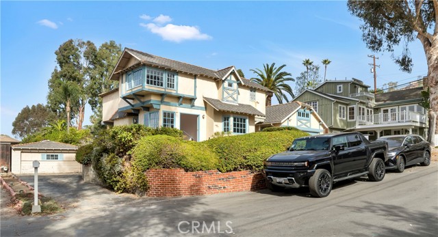 Detail Gallery Image 4 of 27 For 270 Moss St, Laguna Beach,  CA 92651 - 5 Beds | 4 Baths