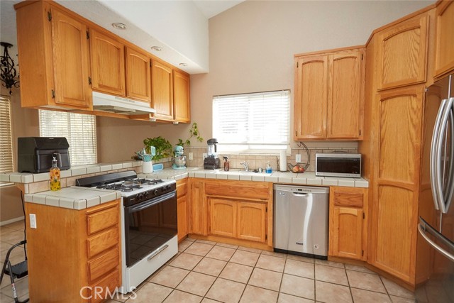 Detail Gallery Image 15 of 37 For 17740 Granada Dr, Victorville,  CA 92395 - 3 Beds | 2 Baths